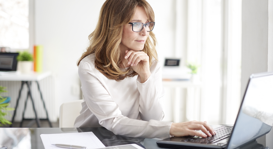 Menopauza a dieta. Co łagodzi objawy?